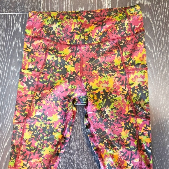 PACT organic cotton blend floral pocket detail leggings - Picture 3 of 7